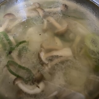 しめじと生姜の中華スープ